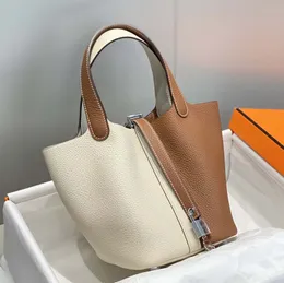 Omuz Çantaları Totes Leisure Buck Torbası Kadın Tote Çanta Klasik Tasarımcı Çanta Premium Deri Yarı Somun Yapımı Moda Kapasite Çantası