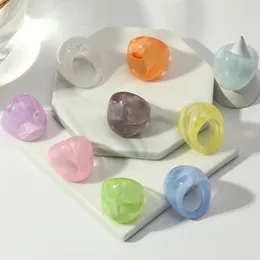 Klusterringar färgglada chunky ring för män geometriska transparent akryl runda kvinnor koreanska konstnärliga bröllop party smycken gåvor