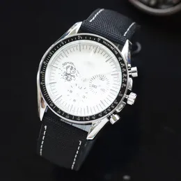 Yeni Klasik Mens Sports Watch Luxury Watch Quartz Hareketi Chronograph Watch Black Side Omega Zamanı