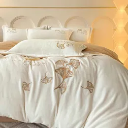 Bedding sets Foliage Embroidered Milk Velve Warm Duvet Cover Set for Winter Warmth Bedding Set Antistatic Warmth Thicken Comforter Cover Sets 231216