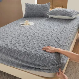 Sängkläder sätter 3st vinterplyschmonterade ark enstaka dubbelsängar varma mjuka elastiska sängkläder set med kuddar fall madrass täcker 231216
