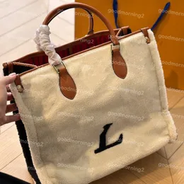 Winter Travel Plush Tote Bag Designer Onhego Handbag 4 Colors Soft Lamb Hair Teddy Computer Shopping Bags Large Letter Pattern Color Block Design