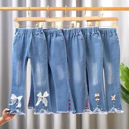 Jeans Kinder Mädchen Jeans Blumen Cartoon Lange Hosen Frühling Herbst Graffiti Malerei Druck Freizeithose mit Loch Kinder Denim Hosen 231216