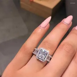 Anelli di nozze di lusso alla moda placcato argento quadrato di fidanzamento per le donne brillare bianco CZ pietra intarsio gioielli di moda regalo del partito Ring251g