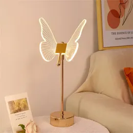 Novidade Itens Candeeiro de mesa Retro Ouro Acrílico Borboleta LED Desk Lamp El Villa Art Decor LED Table Light Sala de cabeceira LED Night Lights 231216