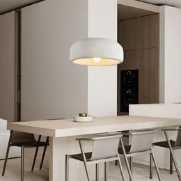 펜던트 램프 2023 Nieuwe Nordic Eenvoudige 레스토랑 WABI SABI BAR EILAND LAMP CREATIER PEROONLIJKHEID JAPLYSE POLYSTYREN HANGER