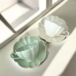 Canecas Francês elegante requintado copo de lótus e placa conjunto cerâmica café leite irregular padrão underglaze cor utensílios de mesa
