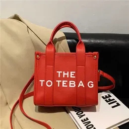 Designer women's handbag Mini Women 2023 New Korean Edition Portable Square for Small Audience High Fashion Crossbody Bag