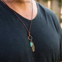 Collane con ciondolo Collana da uomo Collana in pelle di piume di ottone antico turchese Collana in pelle boho unisex Collana lunga bohémienL231218