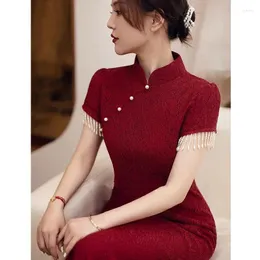 Etnik Kıyafet Zarif Kırmızı Stand Yakası Dantel İnci Tassel Uzun Cheongsam Elbise Kadınlar Geleneksel Çin Doğum Günü Noel Noel Qipao
