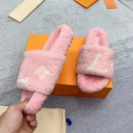 Deluxe Slide Designer Kaptaki Slippers Fashion Wool wełniane słodkie buty ciepłe komfort kapcie