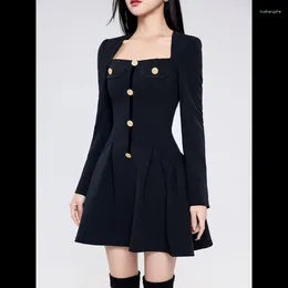 Robes décontractées Français Noir Col Carré Taille Robe Femmes Manches Longues Hepburn Mode Une Pièce Douce Élégante Fête Féminine Mini