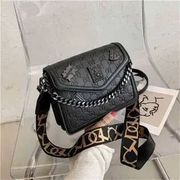 2024 novo designer feminino crossbody ombro em linha reta tendência textura estilo corrente cinto largo mensageiro saco quadrado