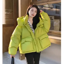 Mulheres para baixo parkas jaqueta verde mulheres casaco preto com capuz moda americana streetwear y2k estilo pato pena feminino inverno curto outwear 231218