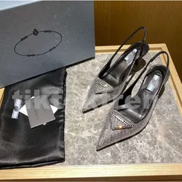Elbise Ayakkabı Rhinestone Düşük Topuk Sığ Ağız Tek Ayakkabı Kristal Saten Sandallar Sivri Ayak Toe Kedi Topuk Sandal Kadın Üçgen Etiketli