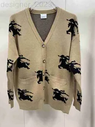 여자 스웨터 디자이너 B 기질 전쟁 전쟁 패턴 인쇄 V- 넥 골동품 스타일 니트 카디건 럭셔리 F4GU