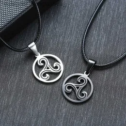 Pendant Necklaces TRISKELE MEN NECKLACE STAINLESS STEEL TRISKELION TRIPLE SPIRAL PENDANT JEWELRY GIFTS FOR ATHLETESL231218