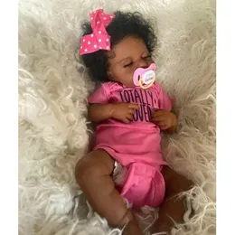 دمى الدمى التي تولد من جديد 49 سم تولد بالفعل فتاة منتهية Loulou Black Skin Sleeping Doll مع دمية الشعر الجذور اليدوي 231208