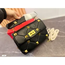 مصمم أكياس Rhombus أكياس Vualentino كبيرة 23 جديدة مسمار Square Rock Lock Buckle portable سلسلة Messenger الكتف