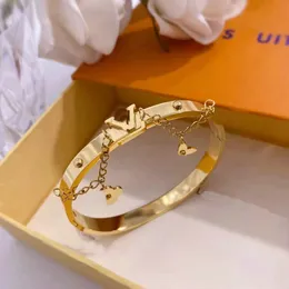 Designer -Armbänder Frauen Armreifen Luxus Schmuck vergoldete Edelstahl Armbänder Weddingliebhaber Geschenkarmbänder