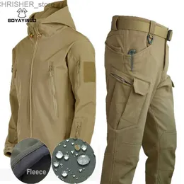 Tactical Jackets Winter Tactical Jacket Suit Men Army SoftShell Tactical Waterproof Jackets Fishing Hiking Camping Climbing Fleece Jacket PantsL231218