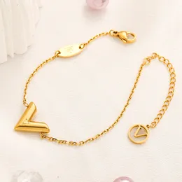 Bracelet Designer Jewelry Women Bracelets letter Chain Fashion Cuff luxury Bangle Wristband charm clover pendant Classic Elegant Women's Pendants fashionable