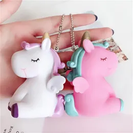 6PCS Lot Cute Animal jednorożca kluczyka dla kobiet dziewczynka torba uroków Ozdób TEFON BABA BABA DEKADACJA KLUCZOWANIE PIERTE CLEF313W