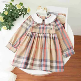 Nowa sukienka dla dzieci Designerka Dziewczynki Rozmiar 90-100 Multi kolorowa w kratę drukarnia dziecięca spódnica jesienna sukienka maluchowa dec05