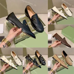 Дизайнерские модельные туфли Принстаунские лоферы Мужчины Женщины Плоские мюли из натуральной воловьей кожи Повседневная обувь с круглым носком Классические лоферы Мужские металлические туфли с принтом