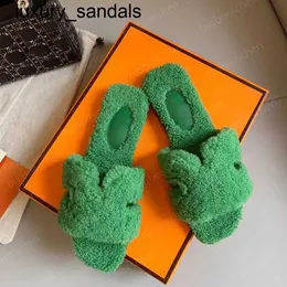 Orans Sandals Italy Piars Flat Slippers 쌍 진정한 가죽 디자이너 여성 고급 모피 모피 바닥 따뜻한 양모 편안한 가을과 겨울 신발 QQ