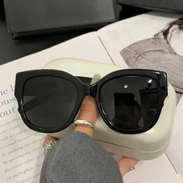 女性のための光沢のある黒い灰色の正方形のサングラスM95サンガラスシェードOcchiali Da Sole Designer Sunglasses Gafas de Sol UV400 PR3486