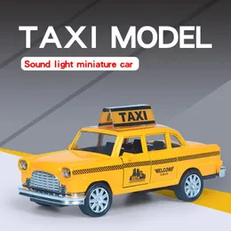 Auto elettrica RC 1/32 Modello di taxi retrò Lega giocattolo in miniatura Collezione di veicoli pressofusi Luce sonora Giocattoli per bambini Per bambini Regalo per bambini 231218