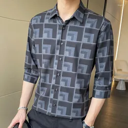 Chemises décontractées pour hommes Top 2023 Chemise à manches mi-longues coréenne Mode imprimée Tendance d'affaires d'été Mens Plue Taille M-5XL