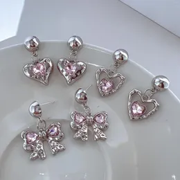 Ohrstecker 17 km Mode Silber Farbe Herz Fliege Koreanischer Stil Coole Ohrringe für Frauen Mädchen Trendy Schmuck Party Geschenk