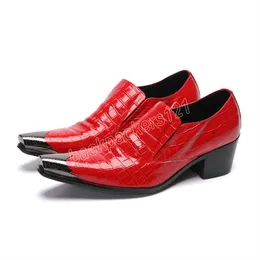 Czerwone buty ślubne Patent skórzane buty męskie metalowe palce na swobodne buty biznesowe Solid kolor elegancki męski sukienki