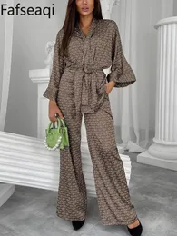 Kvinnors tvådelade byxor 2024 Spring Silk Satin Women's Pyjamas Set With Print Wide Ben Trousers Tracksuit Loose Home Suit Brown Two-Piece Set for Women 231218