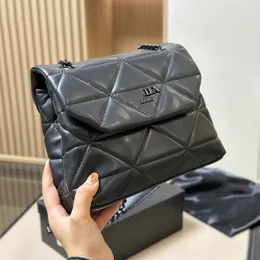 Borsa a tracolla con catena a diagramma classico di design Italia Borsa a tracolla con patta da donna di moda di marca Italia Borsa a tracolla famosa con segno del triangolo Borse a tracolla da donna in vera pelle di lusso