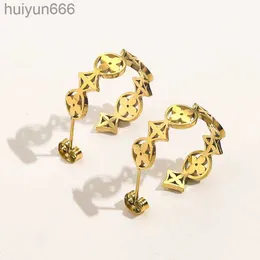 stud earrings jewlery designer for women Donkey's Clover style arc Earrings classic pattern Earrings Korean style cool style fashion sense Earrings