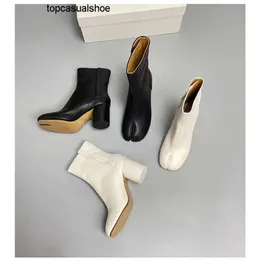 Margiela New Margiela Glitter Maisons Anatomy Classic Tabi Boots الكعب الكثيف جولة إصبع القدم أحذية الكاحل للجنسين المصمم الدنيم