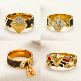 Luxurys Damen-Ring-Designer-Ringe, modischer Edelstahl, graviertes Buchstabenmuster, 18 Karat vergoldet, Größe 6–9, Ringe für Damen im Großhandel