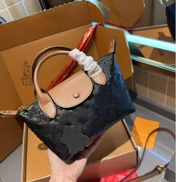 Kadınlar mini hamur tatlı çanta eski çiçek nano moda alışveriş çantaları omuz çantaları lüks tasarımcı çantalar çantalı kabartmalı hobo el çantası deri crossbody meslek