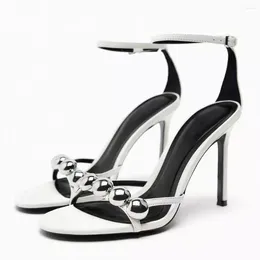 Сандалии, коллекция 2023 года, летние белые женские элегантные туфли на каблуке с заклепками и женские туфли-лодочки на высоком каблуке, сексуальные туфли с открытой пяткой на спине