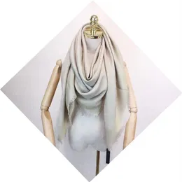 ファッションパシュミナシルクスカーフチェックバンダナ女性ラグジュアリーデザイナースカーフecharpe de luxe foulard infinity ladies scarves size 231v