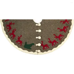 Décorations de Noël renne rouge sur jupe d'arbre grise, fournitures de fête festives gratuites, jardin de maison