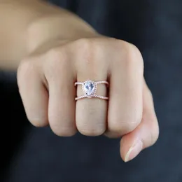 2021 Bellissimo anello a forma a forma di croce con CZ bianca CZ pavimentata goccia pavimentata Impegno per matrimoni anelli delicati da sposa per donne Lady Jewelr359S
