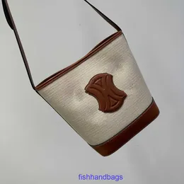 Лучшие оригинальные сумки-тоут Ce lins оптом Chunyuan New TRIOMPHE Triumphe Холщовая сумка-ведро на одно плечо Сумка через плечо с настоящим логотипом