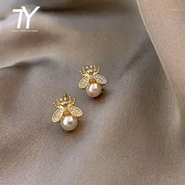 2020 새로운 단순하고 고급스러운 진주 귀걸이 패션 디자인 감각 꿀벌 곤충 귀걸이 한국 여성 보석 섹시 1268z