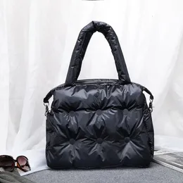 Torby wieczorowe luksusowa torebka damska podkładka kosmiczna bawełniana torba w dół torba jesienna zimowe ramię torba lady wiadra crossbody plecak 231219