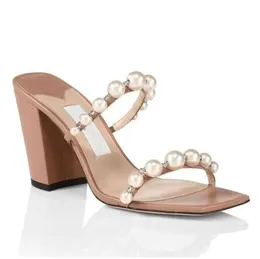 التصميم الفاخر Amara Sandals Nappa Leather Shoes for Women Pearl Block Block Cheels Moteles Lady Casual Walking Slip on Slippers
