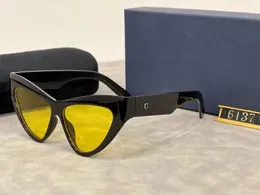 Okulary przeciwsłoneczne dla kobiet i mężczyzn Stylne wybieg 004 Anti-Ultrafiolet Retro Tarkcja Latwątna Nieregularna pełna ramka okulary okulary losowe pudełko